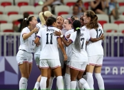 开云体育直播-全球女子足球赛季压轴登场，瞩目新生力的简单介绍