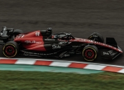 开云官方app入口-雷诺车队翻盘梅赛德斯，维斯塔潘带队取胜的简单介绍