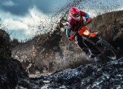 开云体育官网-钢铁意志与孤胆英雄，波尔扛起全队，德国战车无情碾压瑞典