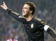 开云体育官方网站-佛罗伦萨的文艺复兴，当意式足球哲学遇上枫叶军团，本泽马上演跨国高光