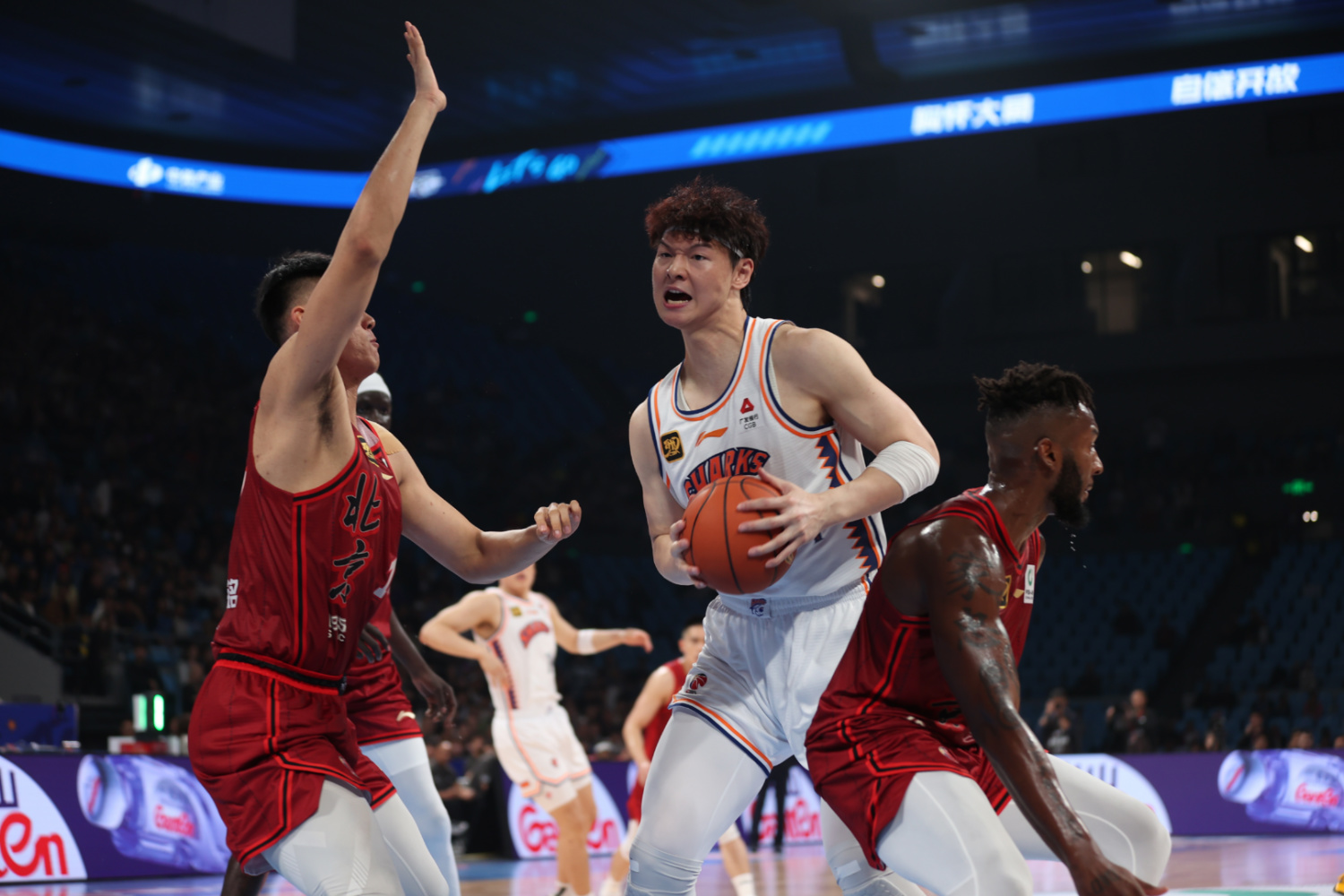 包含上海男篮实力擒敌,取得关键胜利的词条 包含上海男篮实力擒敌,取得关键胜利的词条