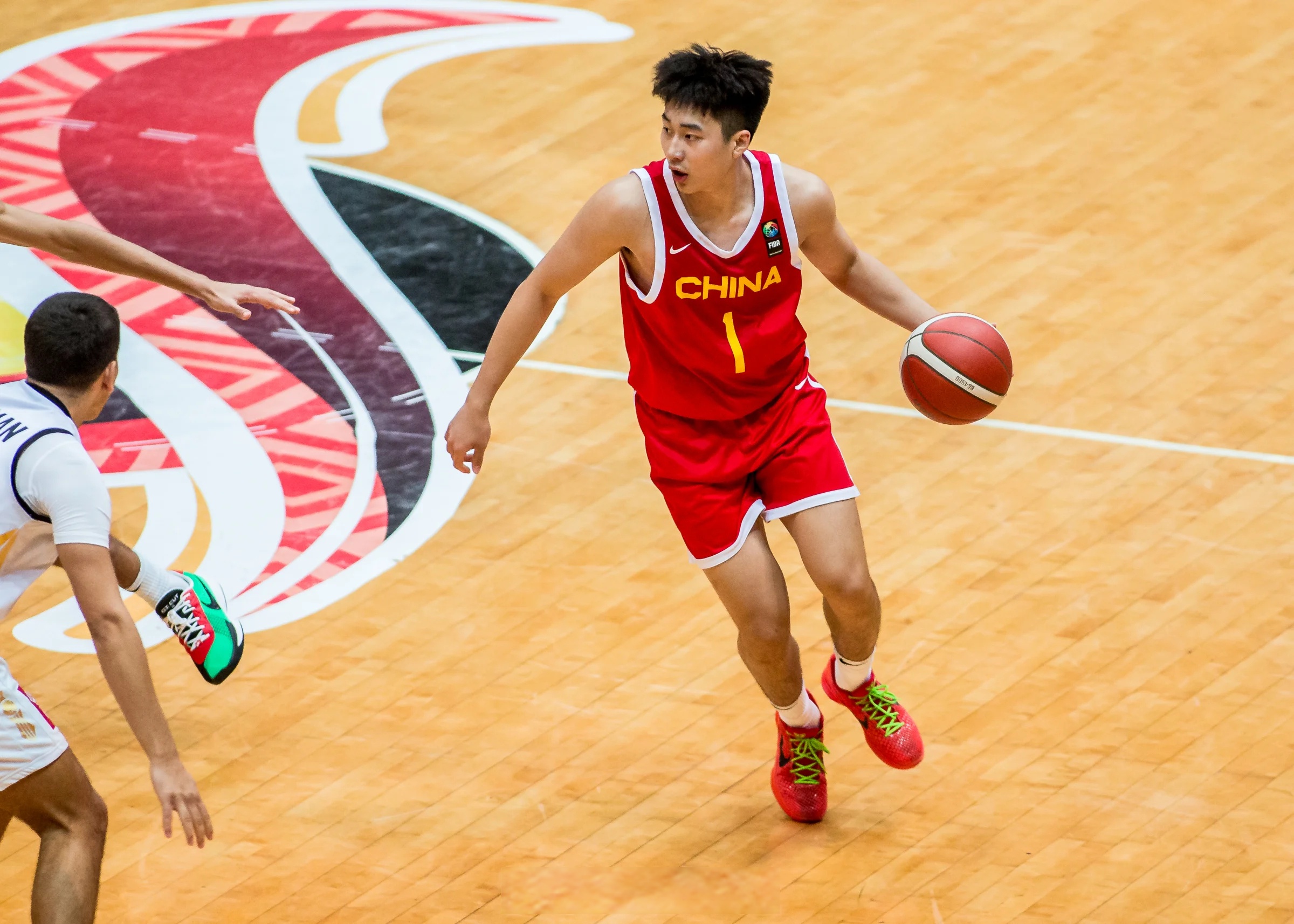 辽宁队险胜上海队，陶汉林带队取胜