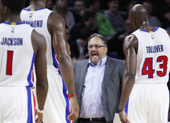 包含篮网遭活塞逆转，主场失利让球迷心痛的词条