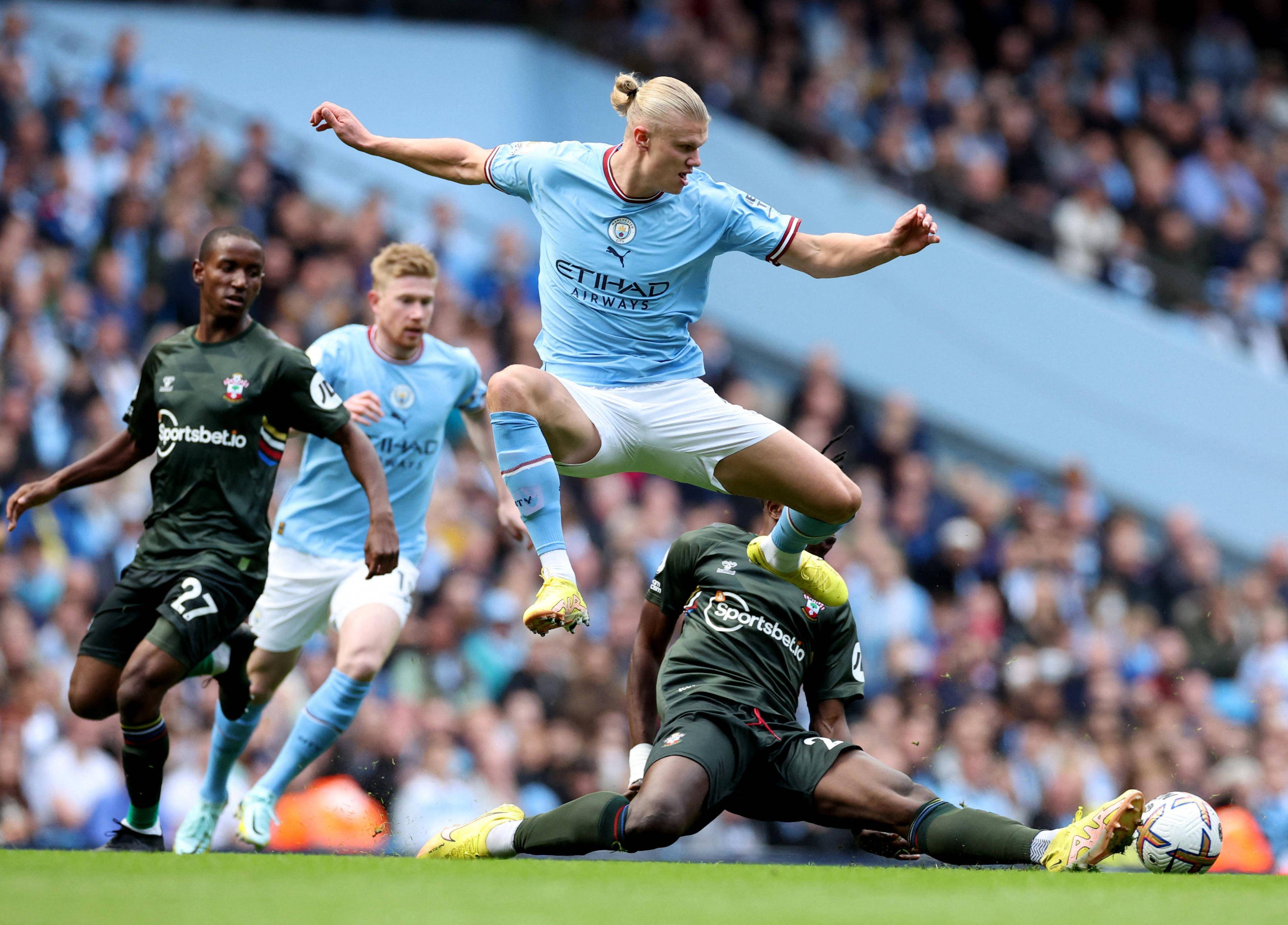 关于曼联击败水晶宫，豪取五连胜保持不败的信息