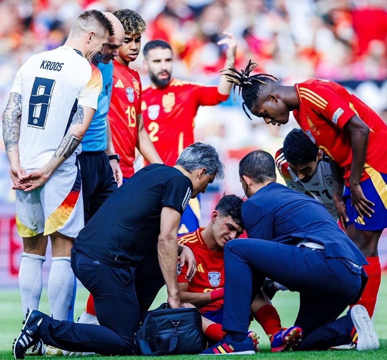 法国碾压英格兰，托雷斯统治全场的简单介绍