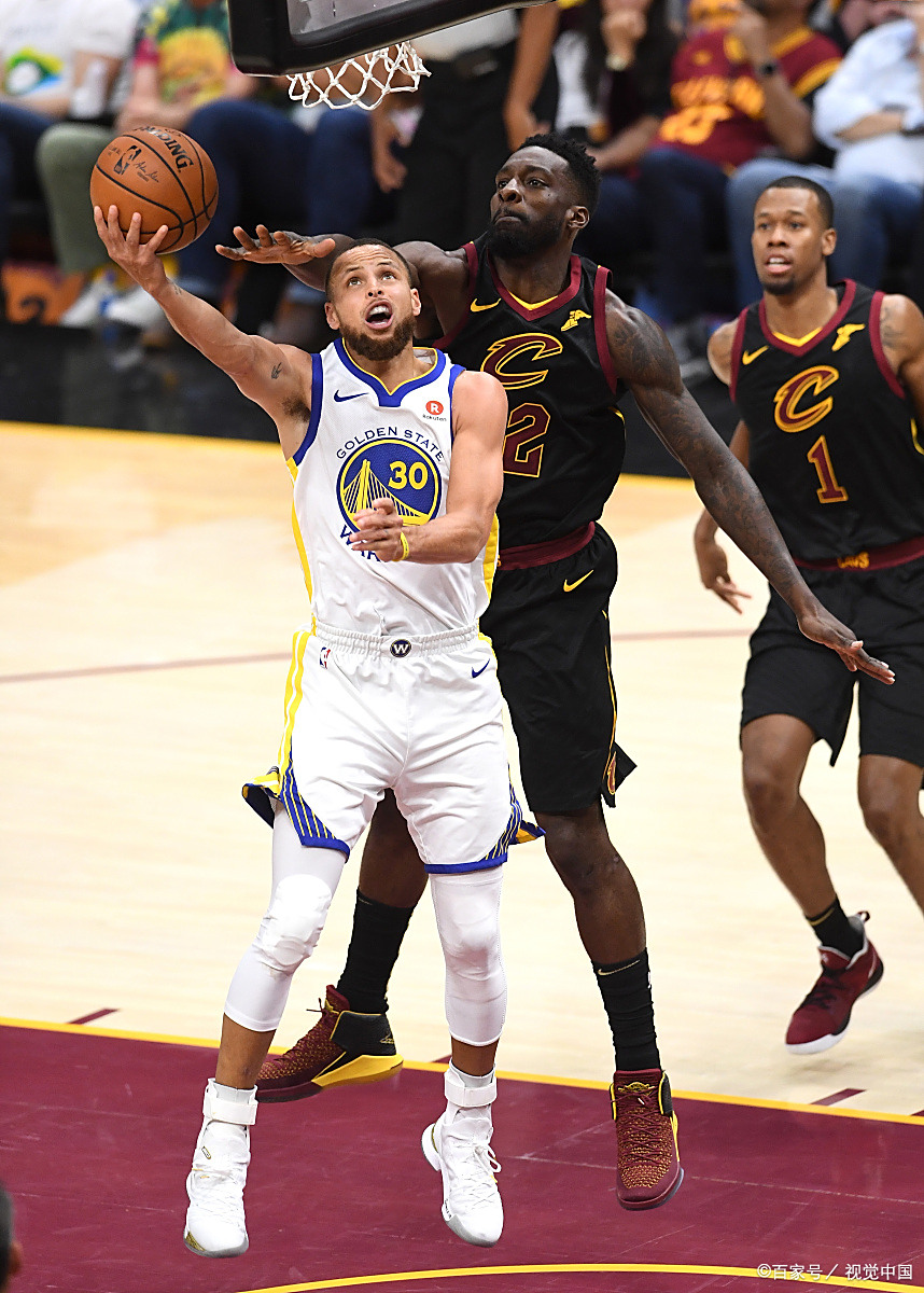 勇士横扫凯尔特人，詹姆斯点燃赛场的简单介绍