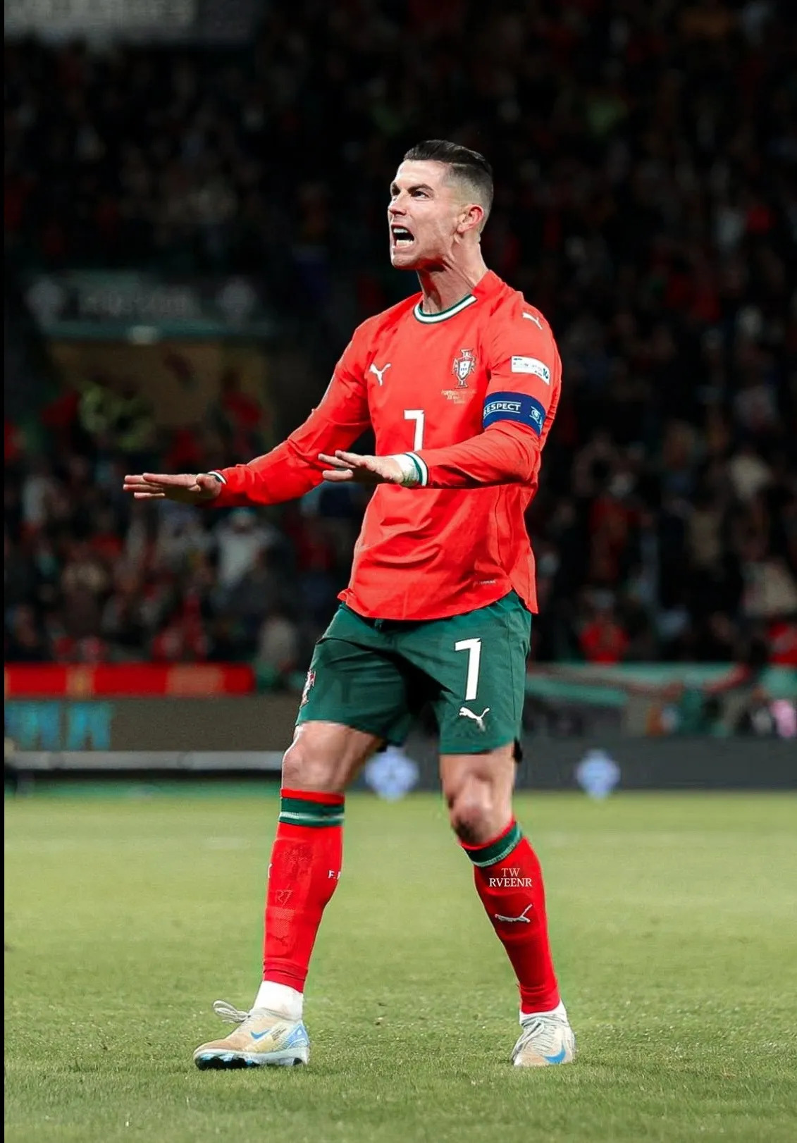 拜仁爆冷塞维利亚，C罗惊艳世界的简单介绍