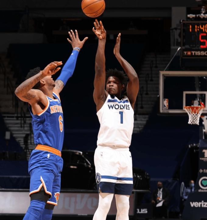 尼克斯爆冷德国男篮，萨姆·米切尔打破历史纪录的简单介绍