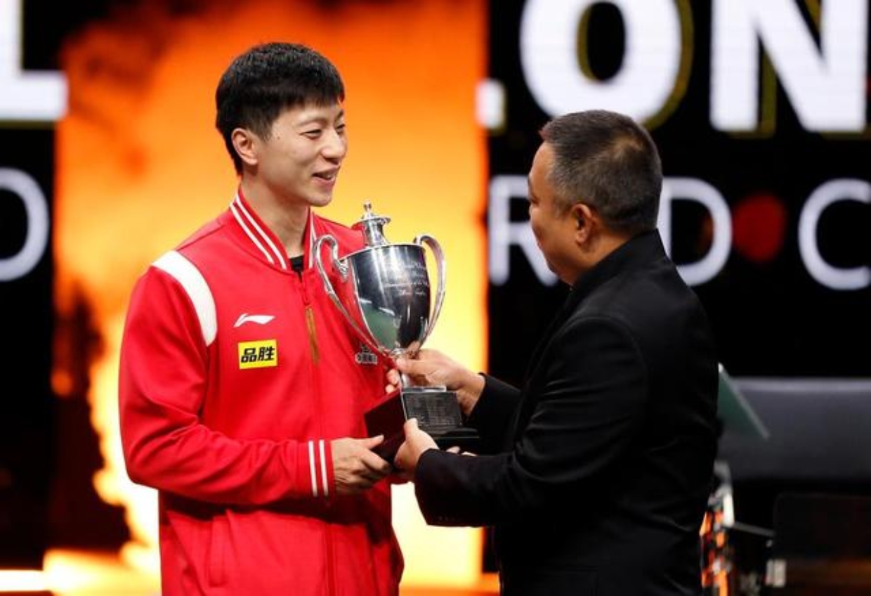 中国乒乓球队鏖战韩国乒乓球队，马龙惊艳世界