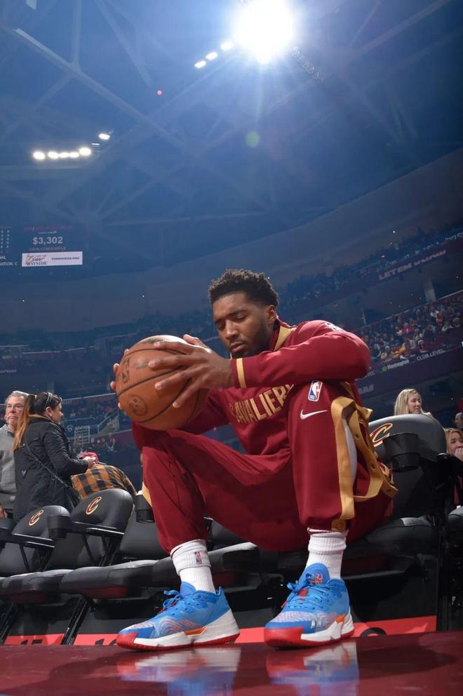 关于江苏队碾压骑士，米切尔惊艳四座的信息