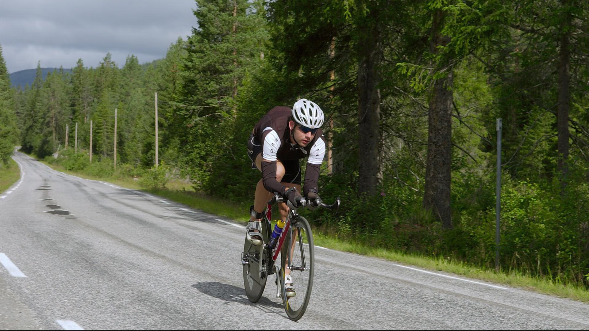 若日尼奥点射刷新纪录，巴西五冠路首战力克澳大利亚