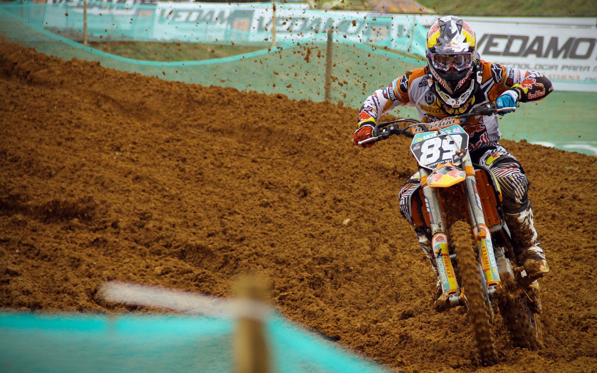 丹麦巅峰对决伊拉克，加维成为关键先生