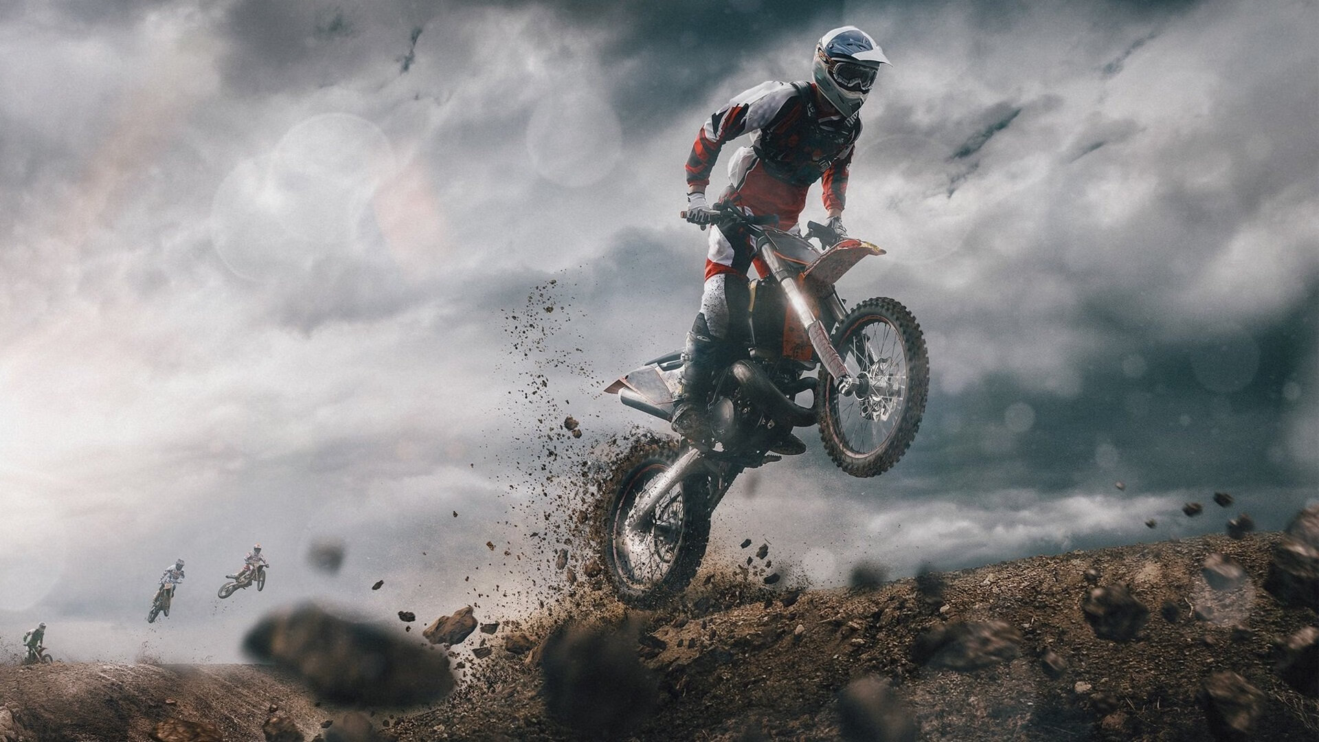 赛道传奇，阿斯顿马丁横扫梅赛德斯，汉密尔顿刷新不朽纪录